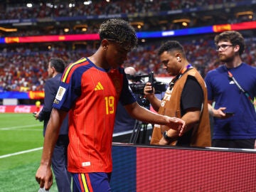 Lamine Yamal abandona el Mercedes-Benz Stadium tras el empate ante Cabo Verde