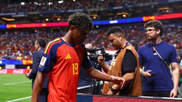 Lamine Yamal abandona el Mercedes-Benz Stadium tras el empate ante Cabo Verde