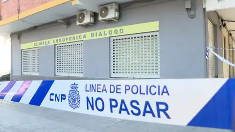 Un hombre mata al logopeda de su hijo en Valencia. Un hombre mata al logopeda de su hijo en Valencia.