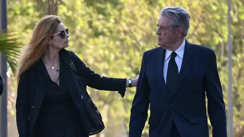 Olivia de Borbón junto a su padre Francisco de Borbón Olivia de Borbón junto a su padre Francisco de Borbón