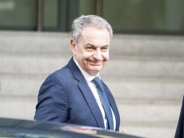 Zapatero, a su llegada a la Audiencia Nacional