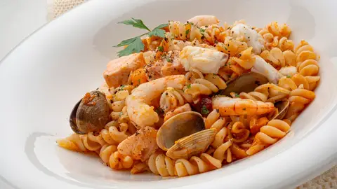 Ragout de pescado con espirales de arroz Ragout de pescado con espirales de arroz
