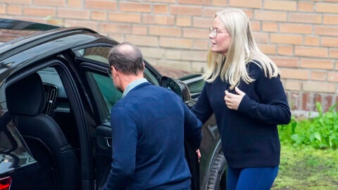 Princesa Mette-Marit llegando al hospital