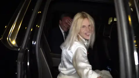 Eugenia Martínez de Irujo a la salida del 25 aniversario de El Confidencial Eugenia Martínez de Irujo a la salida del 25 aniversario de El Confidencial