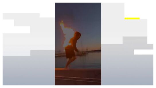 Se prende fuego y se tira al mar