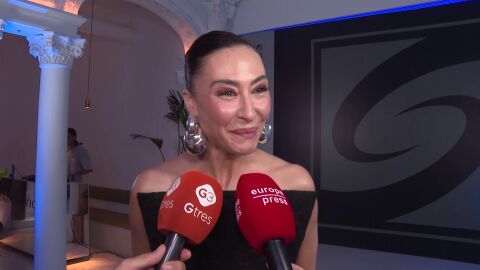 Rocío Martín Berrocal hablando con la prensa