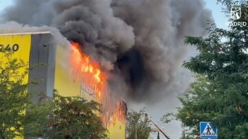 Incendio en una nave de trasteros de Villaverde, Madrid