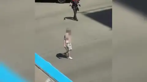 Un hombre armado con un machete en plena calle. Pánico en Barcelona: