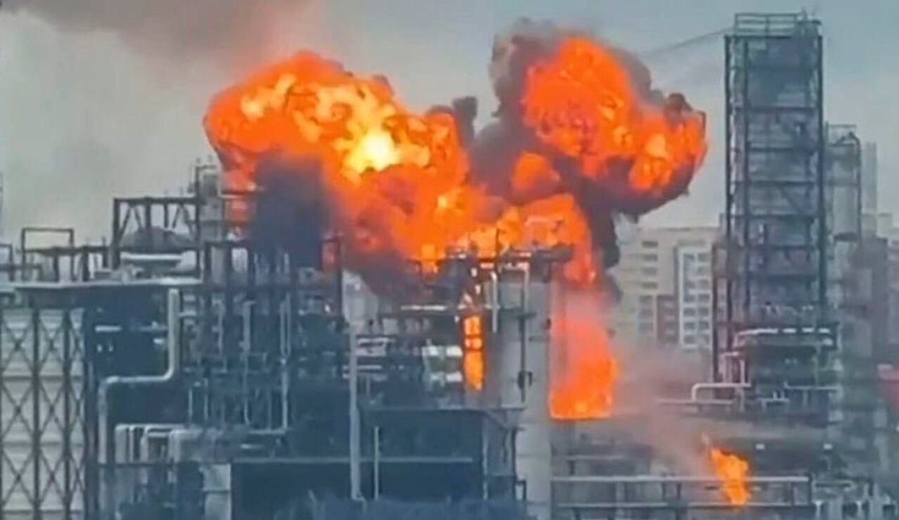 Refiner&iacute;a atacada por Ucrania