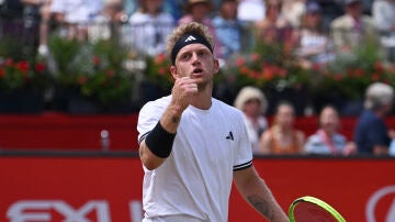 Alejandro Davidovich celebra su victoria ante Corentin Moutet en Queen's