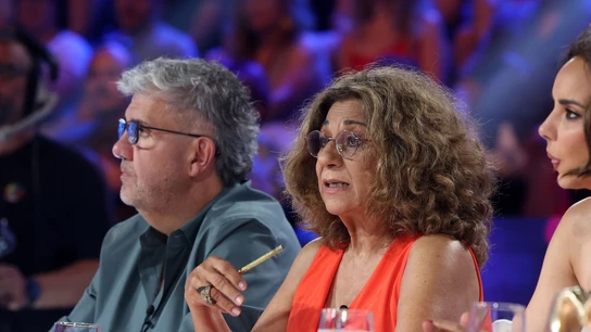 Lolita tranquiliza a María Parrado tras sus nervios sobre el escenario: “Cantar copla es muy difícil” Lolita tranquiliza a María Parrado tras sus nervios sobre el escenario: “Cantar copla es muy difícil”