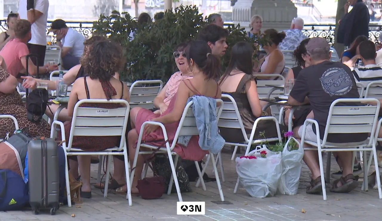 El verano arranca con la primera ola de calor del año y avisos extremos en gran parte de España