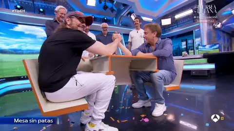 ¿Una mesa sin patas? El surrealista invento con el que Marron ha sorprendido en El Hormiguero ¿Una mesa sin patas? El surrealista invento con el que Marron ha sorprendido en El Hormiguero