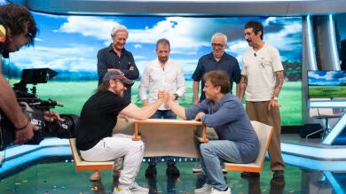 ¿Una mesa sin patas? El surrealista invento con el que Marron ha sorprendido en El Hormiguero