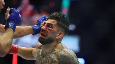 Topuria en el combate ante Gaethje