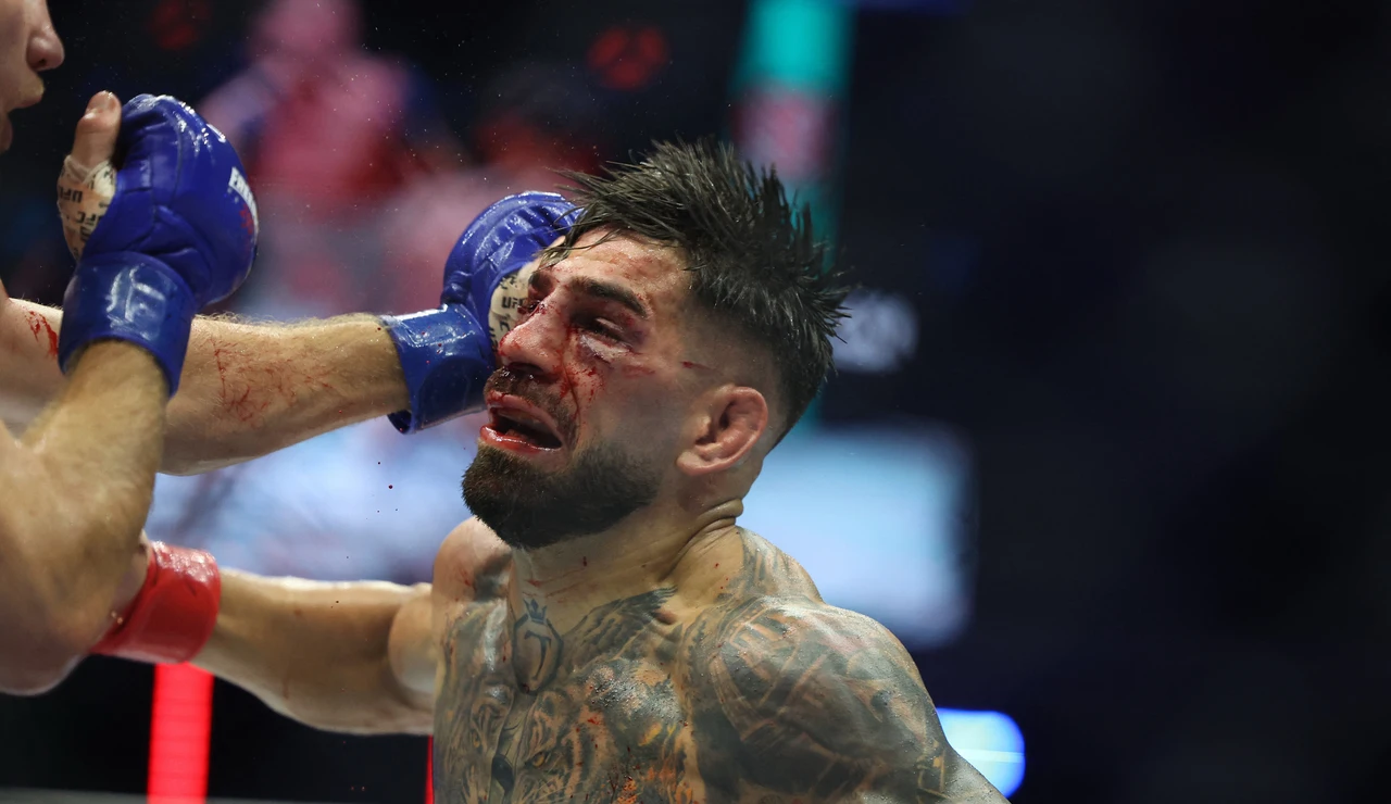 Topuria en el combate ante Gaethje