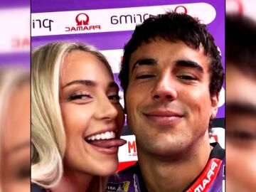 Ana Mena y &Oacute;scar Casas