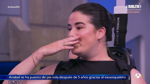 El momento m&aacute;s emotivo de la noche: Anabel se pone de pie cinco a&ntilde;os despu&eacute;s