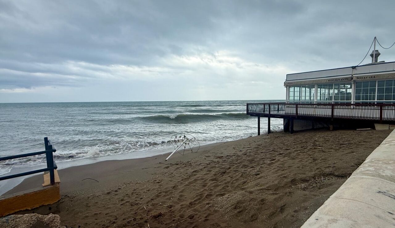 Imagen de archivo de una playa de Fuengirola, M&aacute;laga