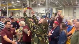Imagen del hombre que insult&oacute; a Trump durante el mitin