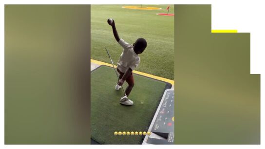 El hermano de Lamine Yamal intentando jugar a golf