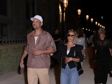 Will Smith y Jada Pinkett cogidos del brazo en París Will Smith y Jada Pinkett cogidos del brazo en París