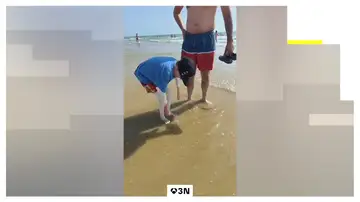 Los primeros contactos con el mar ya están mejorando algunas de sus heridas Los primeros contactos con el mar ya están mejorando algunas de sus heridas