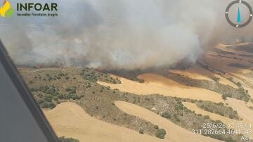 Imagen a&eacute;rea del incendio forestal en Tamarite, Huesca
