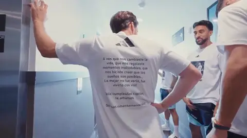 El emotivo regalo de la selección argentina a Messi por su 39º cumpleaños: "Nos cambiaste la vida" El emotivo regalo de la selección argentina a Messi por su 39º cumpleaños: "Nos cambiaste la vida"