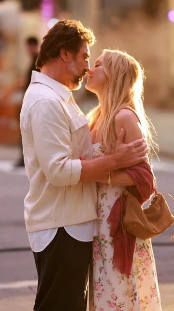Javier Bardem y Kate Hudson besandose mientras ruedas hello & París en Nueva York Javier Bardem y Kate Hudson besandose mientras ruedas hello & París en Nueva York