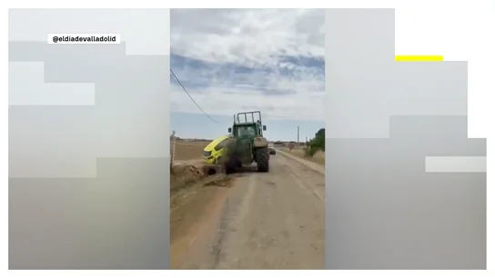 Tractor embiste el coche del cobrador del Frac Tractor embiste el coche del cobrador del Frac