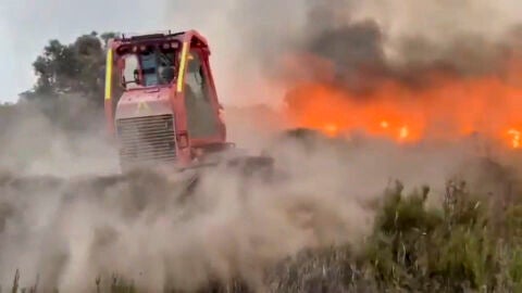 Captura de v&iacute;deo de la UME que muestra las llamas en el incendio forestal declarado entre los t&eacute;rminos municipales oscenses de Tamarite