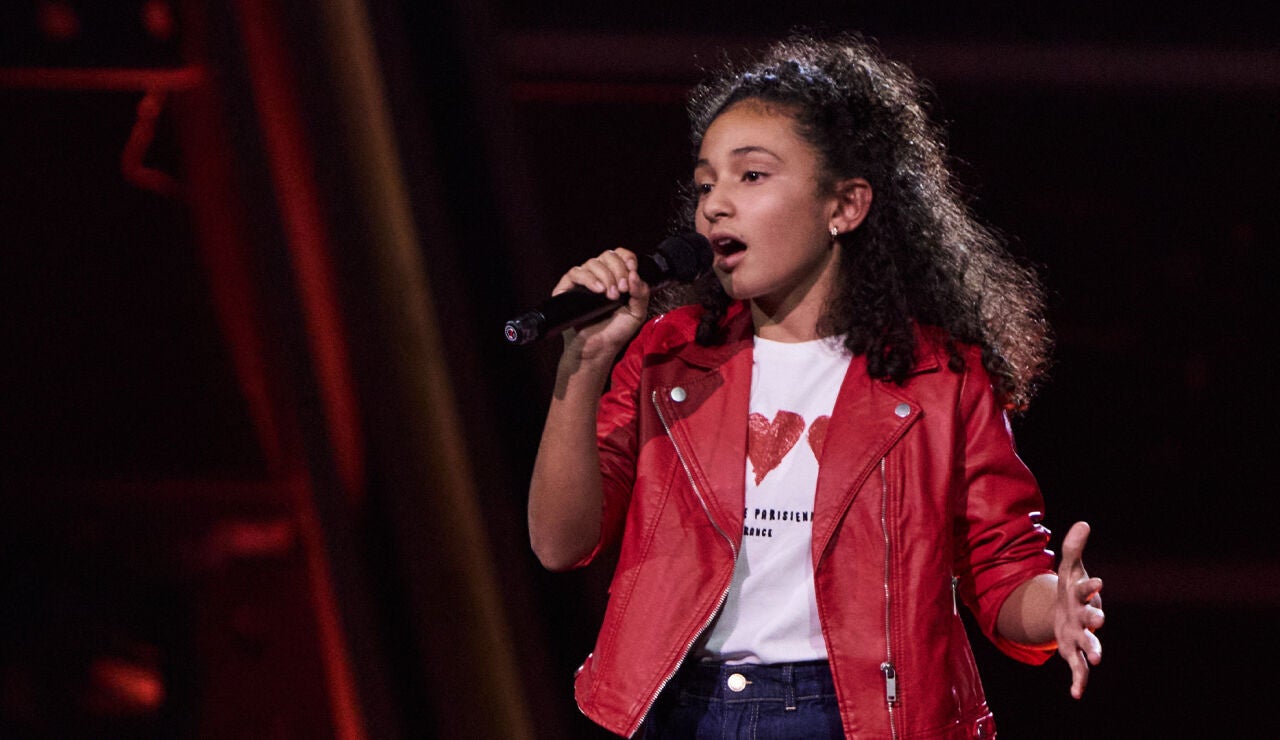 Mia en La Voz Kids
