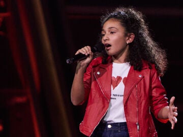 Mia en La Voz Kids