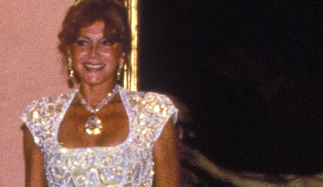 Baronesa Thyssen con el collar Estrella de la Paz