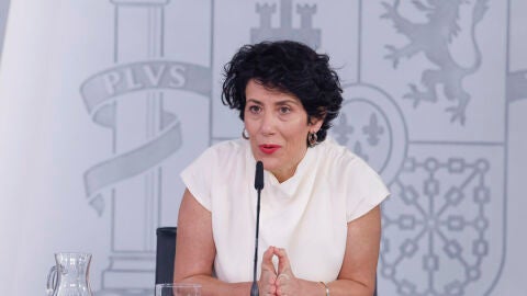 La ministra de Inclusi&oacute;n, Seguridad Social y Migraciones y portavoz, Elma Saiz/ EFE/ Javier Lizon