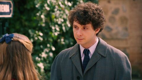 Miguel propone a Claudia un picnic en el campo, pero ella le rechaza&hellip; &iexcl;ya ten&iacute;a plan con Valentina!