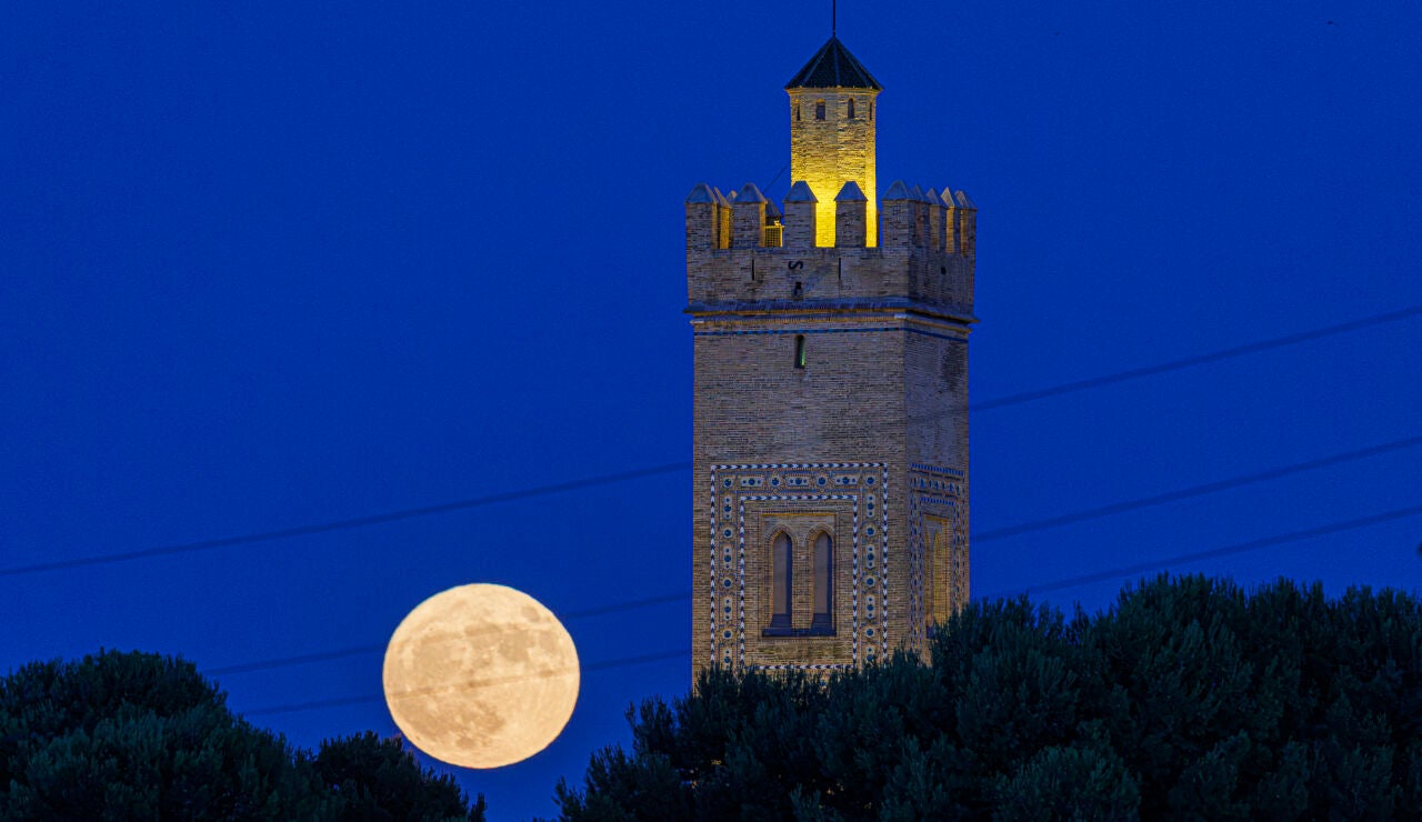 Luna de fresa en Zaragoza.