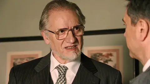 Gabriel exige a Damián que despida a Eduardo, pero él se niega en rotundo Gabriel exige a Damián que despida a Eduardo, pero él se niega en rotundo