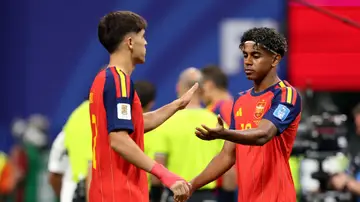 Lamine Yamal y Pau Cubarsí en un partido del Mundial Lamine Yamal y Pau Cubarsí en un partido del Mundial