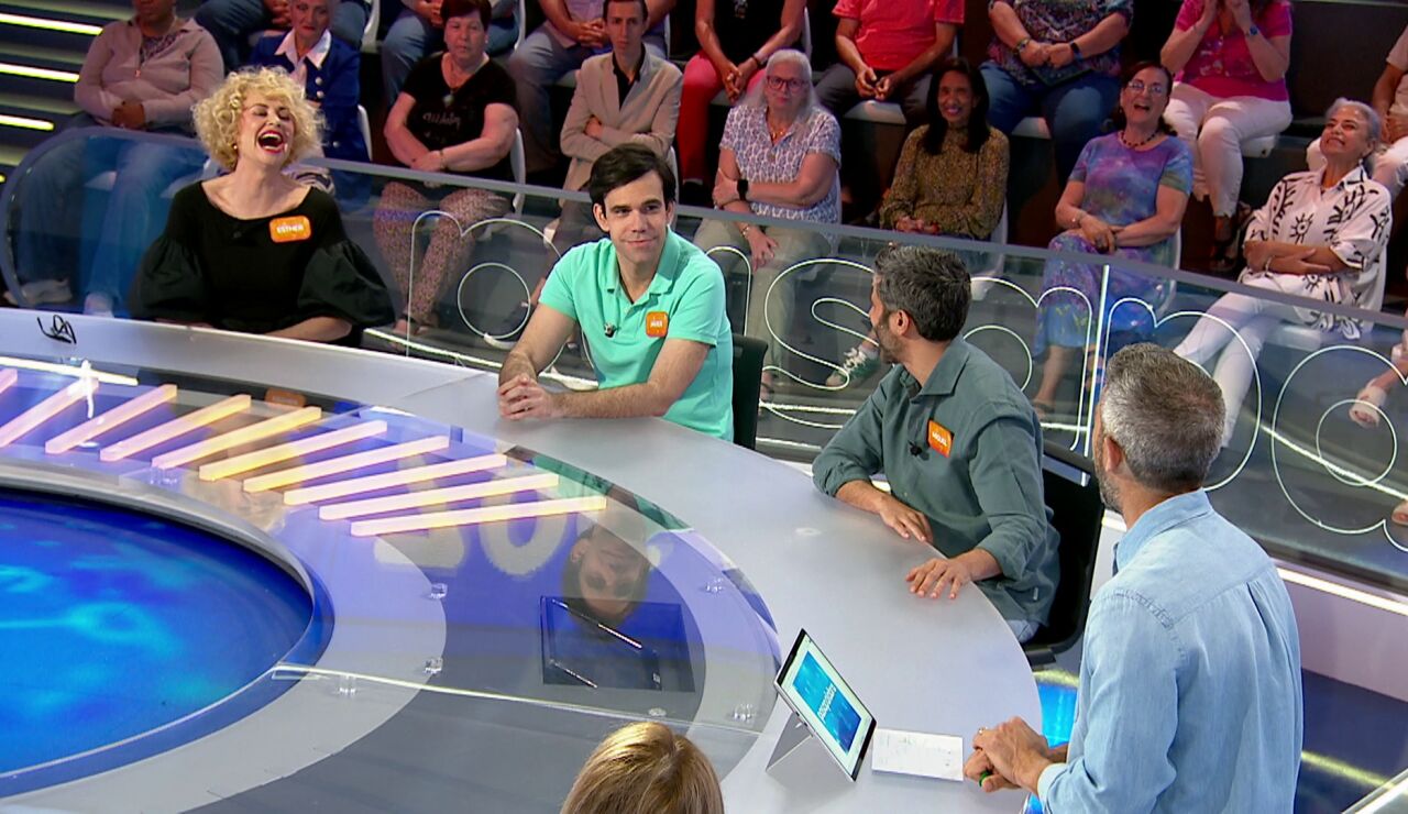 El troleo de Javier en Pasapalabra... &iexcl;a sus propios invitados!: &ldquo;La procesi&oacute;n va por dentro&rdquo;