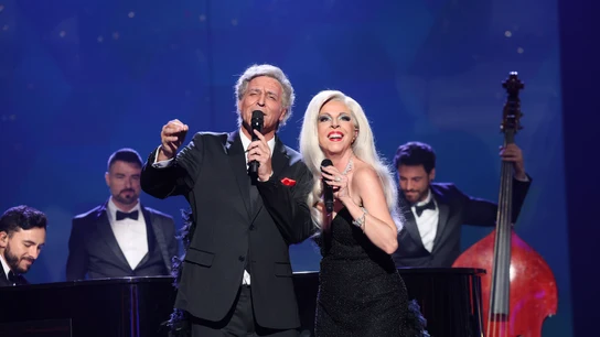 Sole Giménez y Miquel Fernández llenan de elegancia el plató como Lady Gaga y Tony Bennett Sole Giménez y Miquel Fernández llenan de elegancia el plató como Lady Gaga y Tony Bennett
