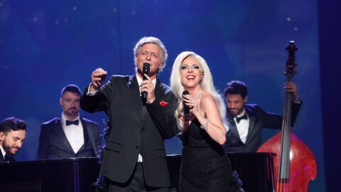 Sole Gim&eacute;nez y Miquel Fern&aacute;ndez llenan de elegancia el plat&oacute; como Lady Gaga y Tony Bennett 