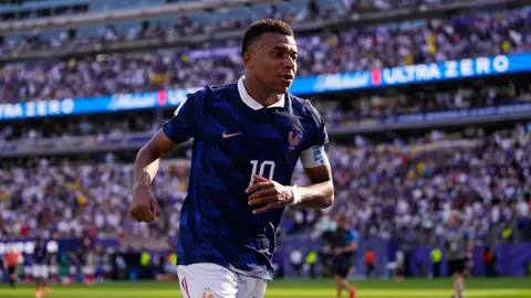 France v Sweden: Round Of 32 - FIFA World Cup 2026 Kylian Mbappe of France looks on during the FIFA World Cup 2026 Round Of 32 match between France and Sweden at New York New Jersey Stadium on June 30, 2026 in East Rutherford, New Jersey. AFP7 30/06/2026 ONLY FOR USE IN SPAIN
