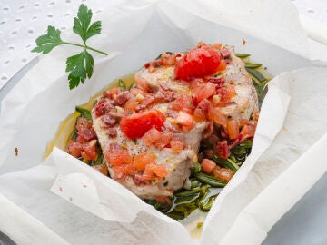 Receta de bonito en papillote, de Joseba Argui&ntilde;ano