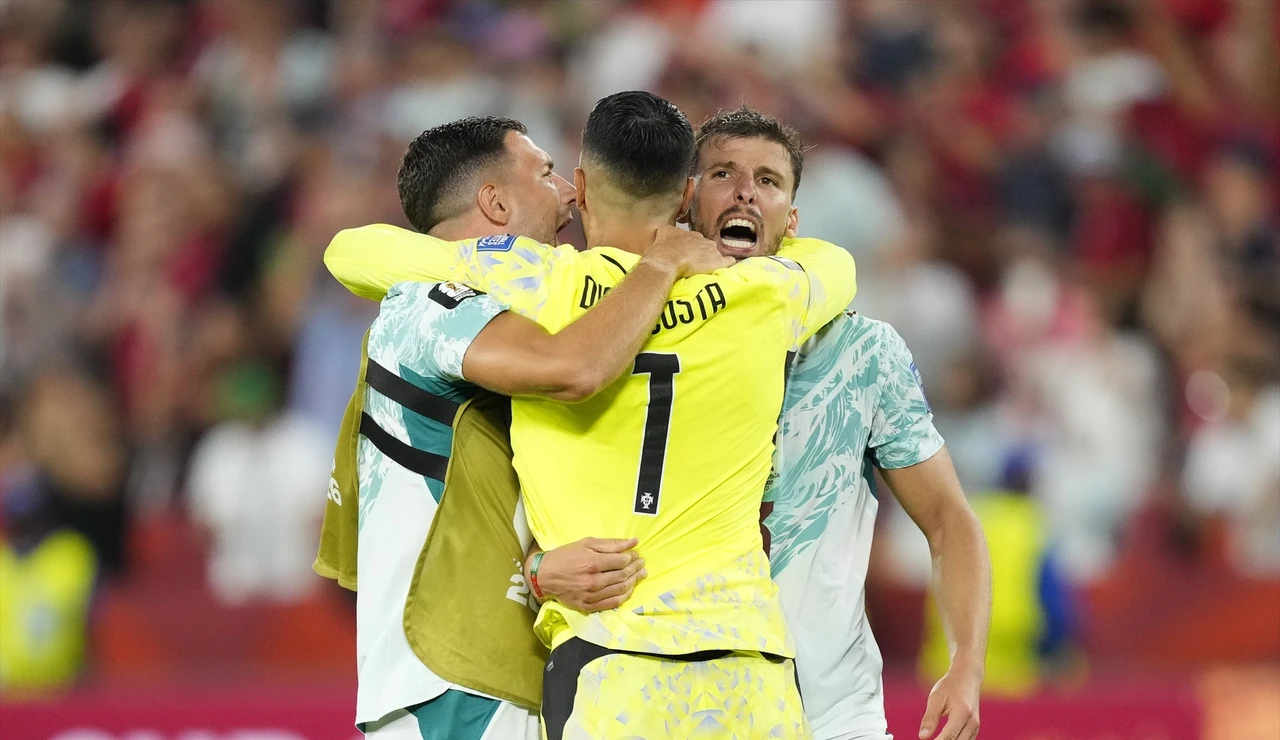 Los jugadores de Portugal celebran la victoria