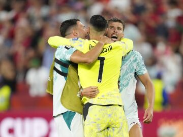 Los jugadores de Portugal celebran la victoria