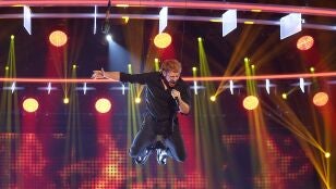 &iexcl;Pelos de punta! J Kbello desaf&iacute;a la gravedad al ritmo de Imagine Dragons
