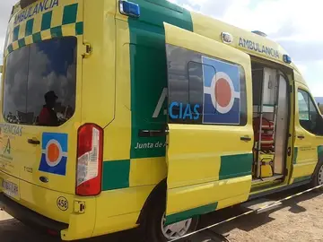 Imagen de una ambulancia del Centro de Emergencias Sanitarias 061 Imagen de una ambulancia del Centro de Emergencias Sanitarias 061