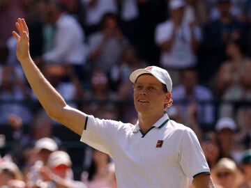 Jannik Sinner celebra su victoria ante Jan-Lennard Struff